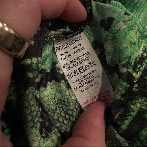 PrettyLittleThing Green and Black Python Snake Print Swimsuit, Size 12 - Picture 6 of 8